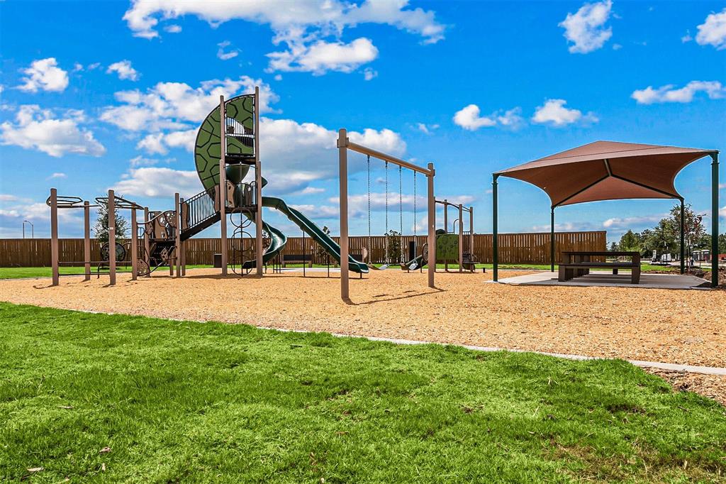 32302 Sunbeam Drive, Fulshear, Texas image 18
