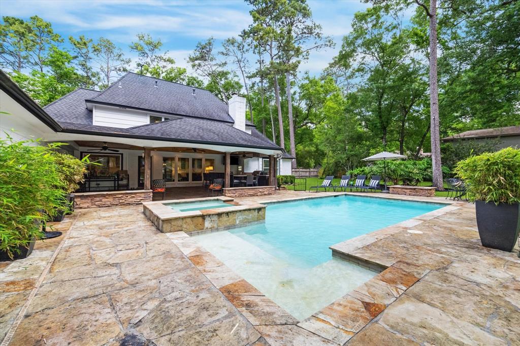 2910 Royal Circle Drive, Kingwood, Texas image 2