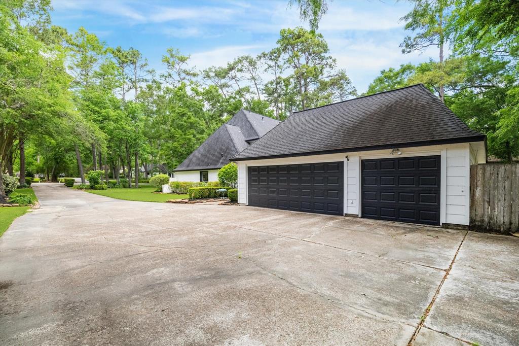 2910 Royal Circle Drive, Kingwood, Texas image 36