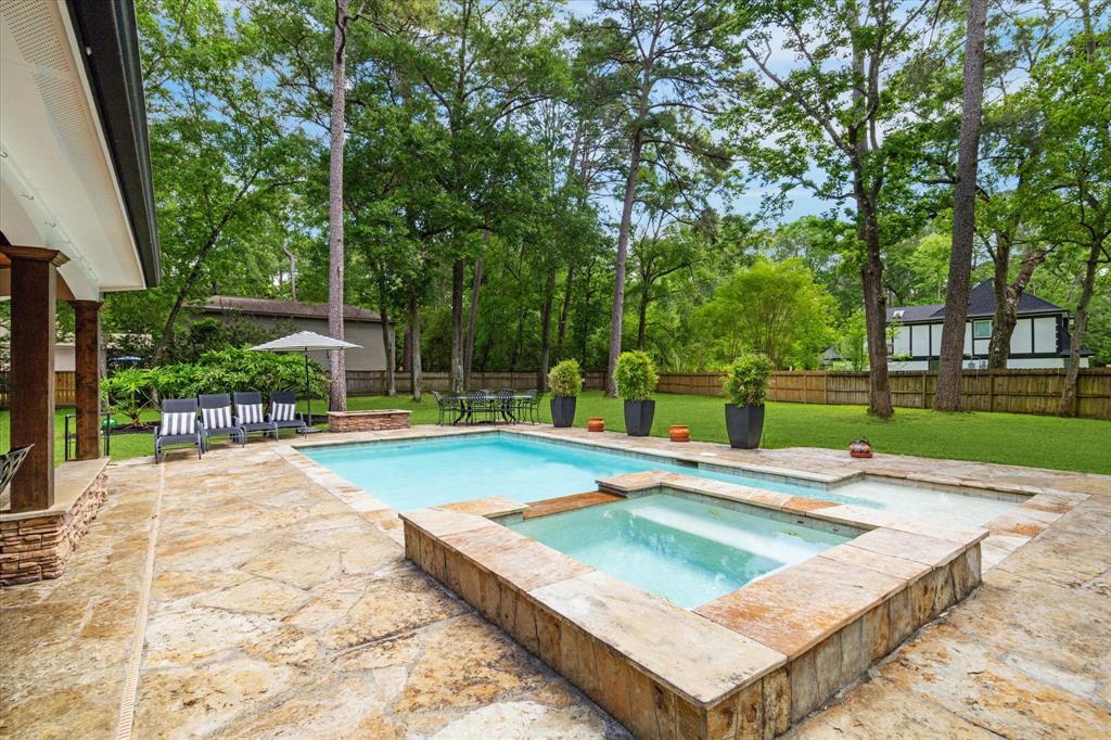 2910 Royal Circle Drive, Kingwood, Texas image 32
