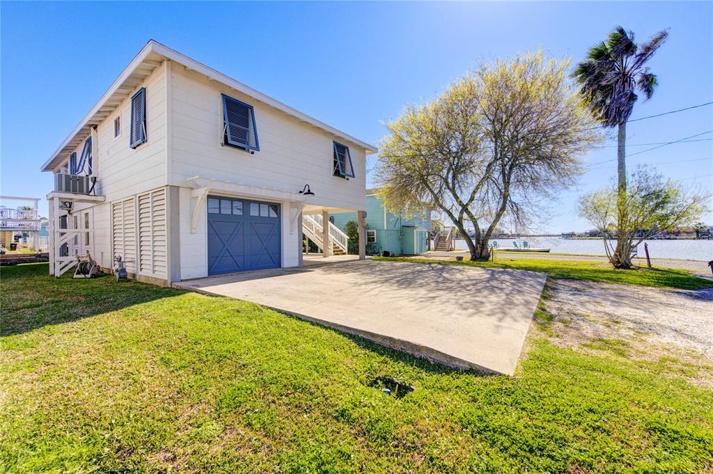 2 Highland Drive, Hitchcock, Texas image 2