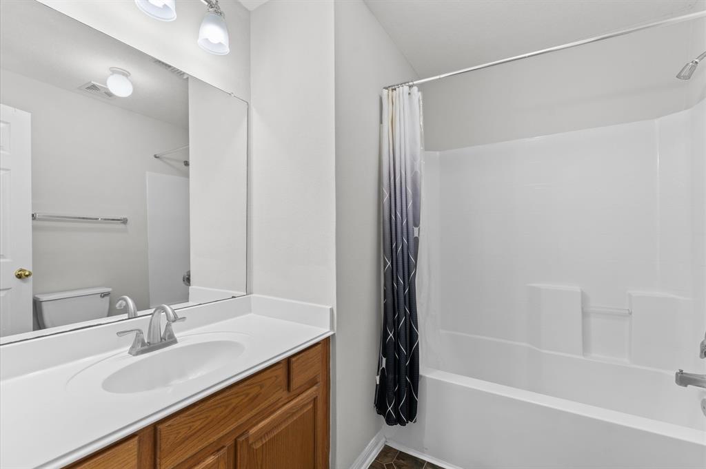 3826 Shire Valley Drive, Missouri City, Texas image 11