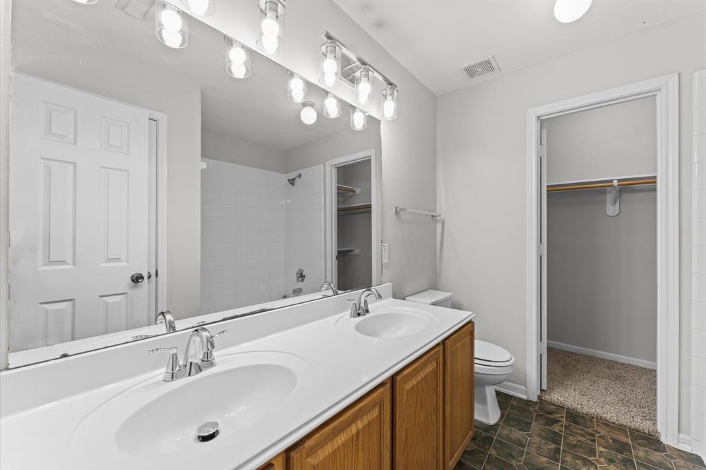 3826 Shire Valley Drive, Missouri City, Texas image 8