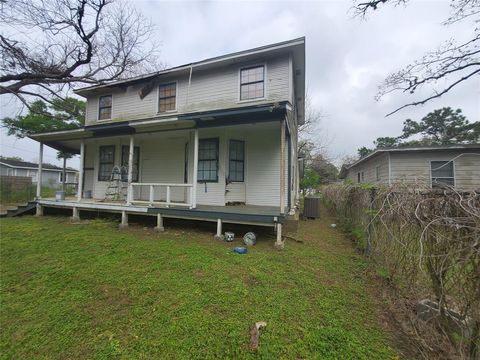 A home in Lake Jackson