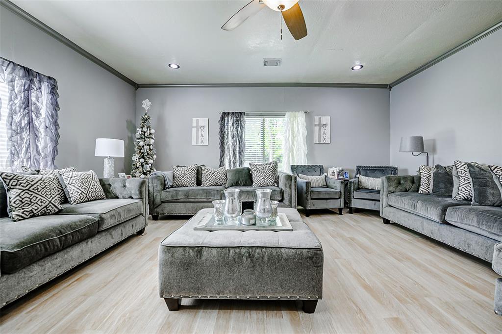 873 W Santa Fe Street, Conroe, Texas image 17