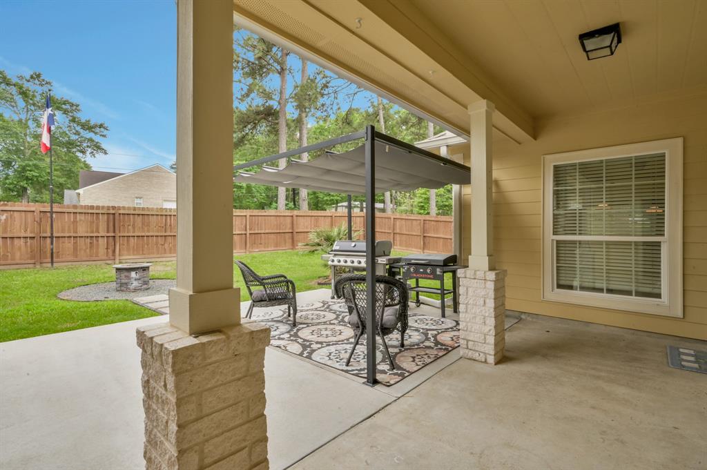 305 Finwick Drive, Conroe, Texas image 9