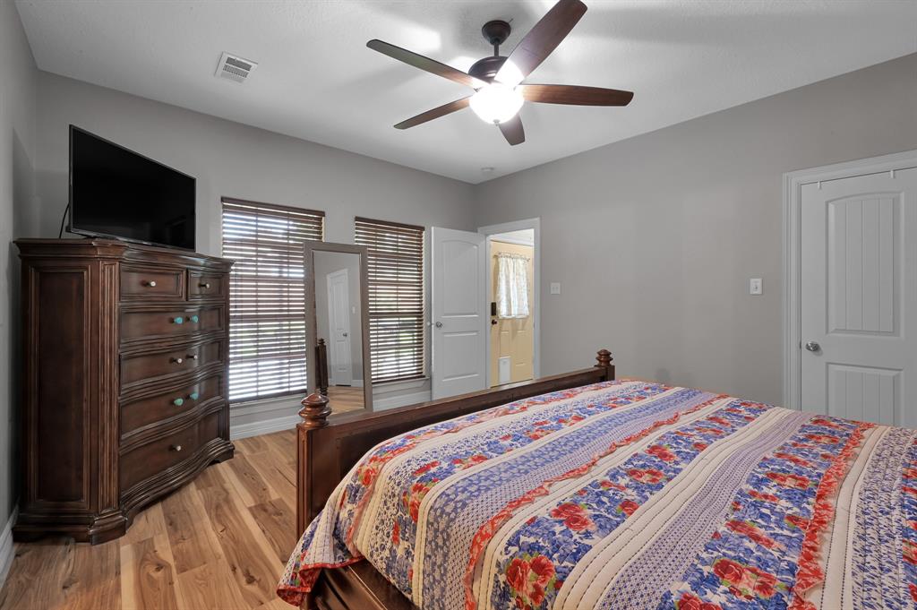 305 Finwick Drive, Conroe, Texas image 24