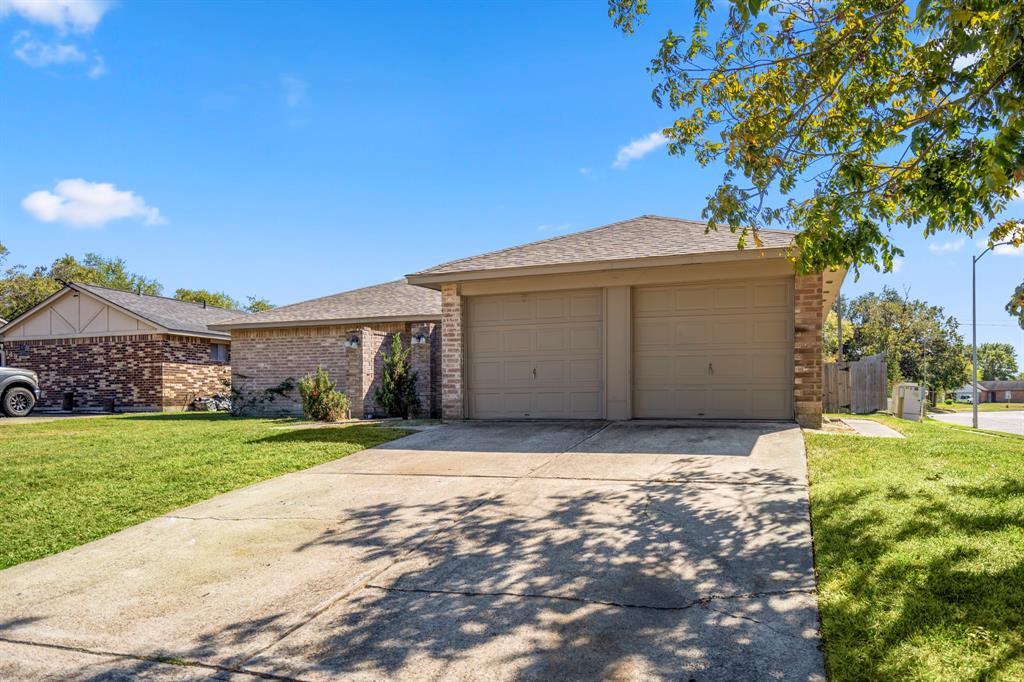 14902 Crondell Circle, Channelview, Texas image 3