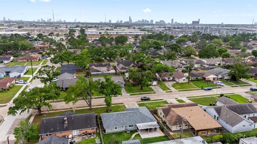 2407 Willowby Drive, Houston, Texas image 27