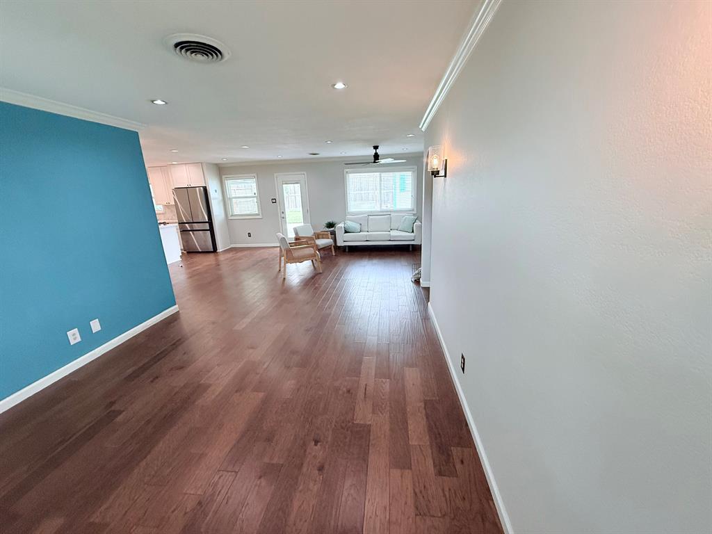 2407 Willowby Drive, Houston, Texas image 6