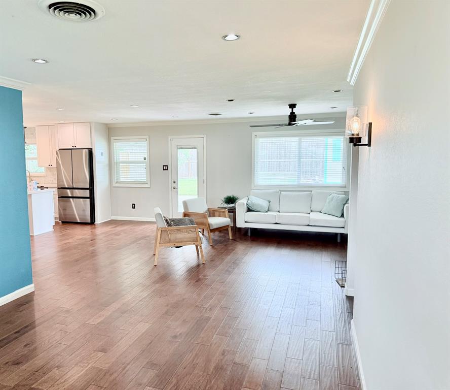 2407 Willowby Drive, Houston, Texas image 7