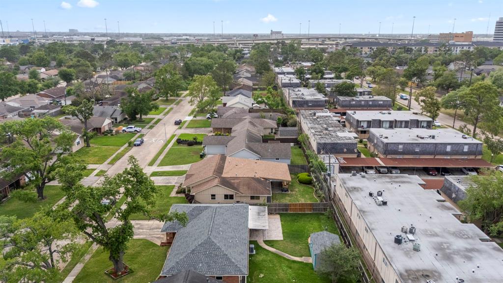 2407 Willowby Drive, Houston, Texas image 33