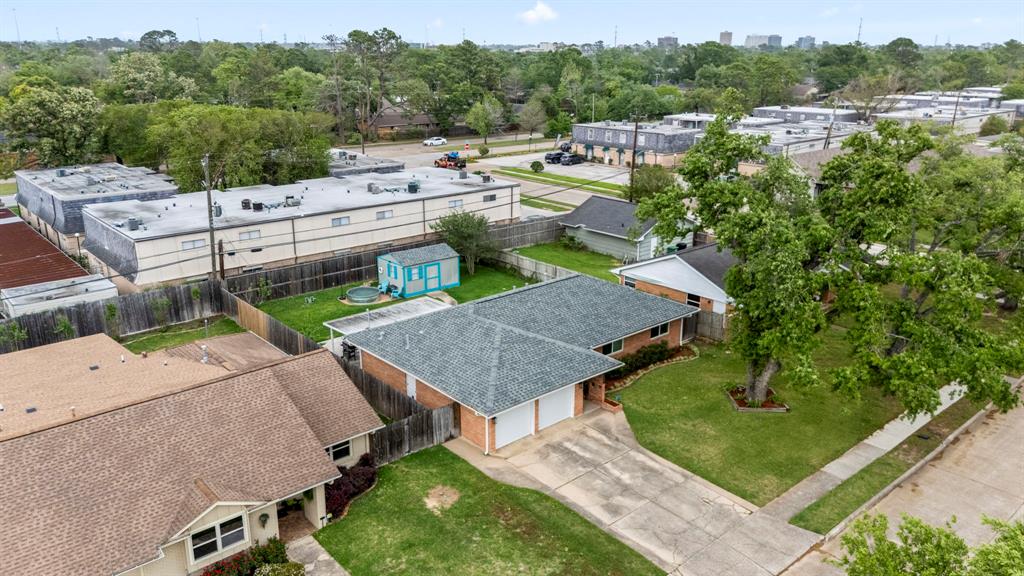 2407 Willowby Drive, Houston, Texas image 34