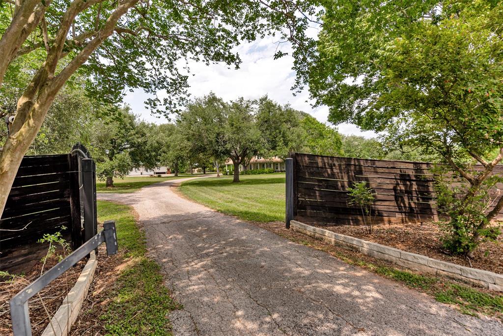 4610 Lea Lane