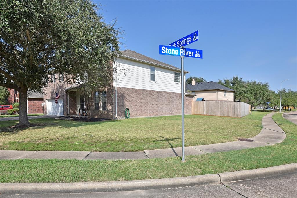 3019 Park Springs Lane, Sugar Land, Texas image 3