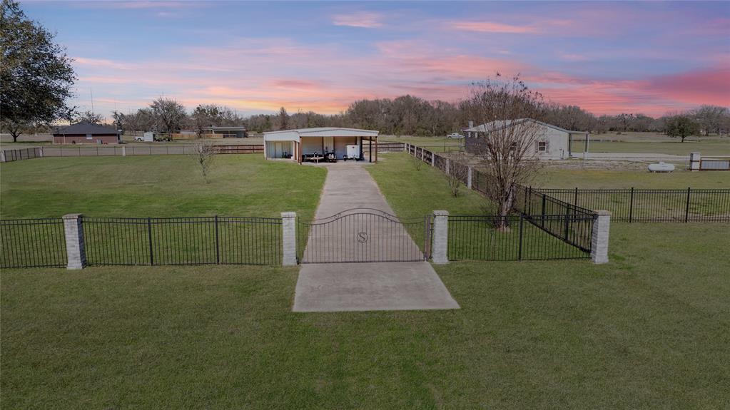 1796 Fawn Lake Drive, Bryan, Texas image 4