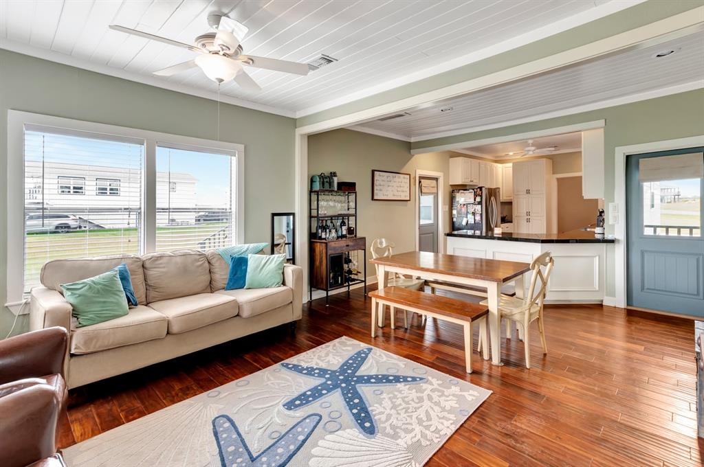 11 Enchanted Lane, Port Alto, Texas image 4
