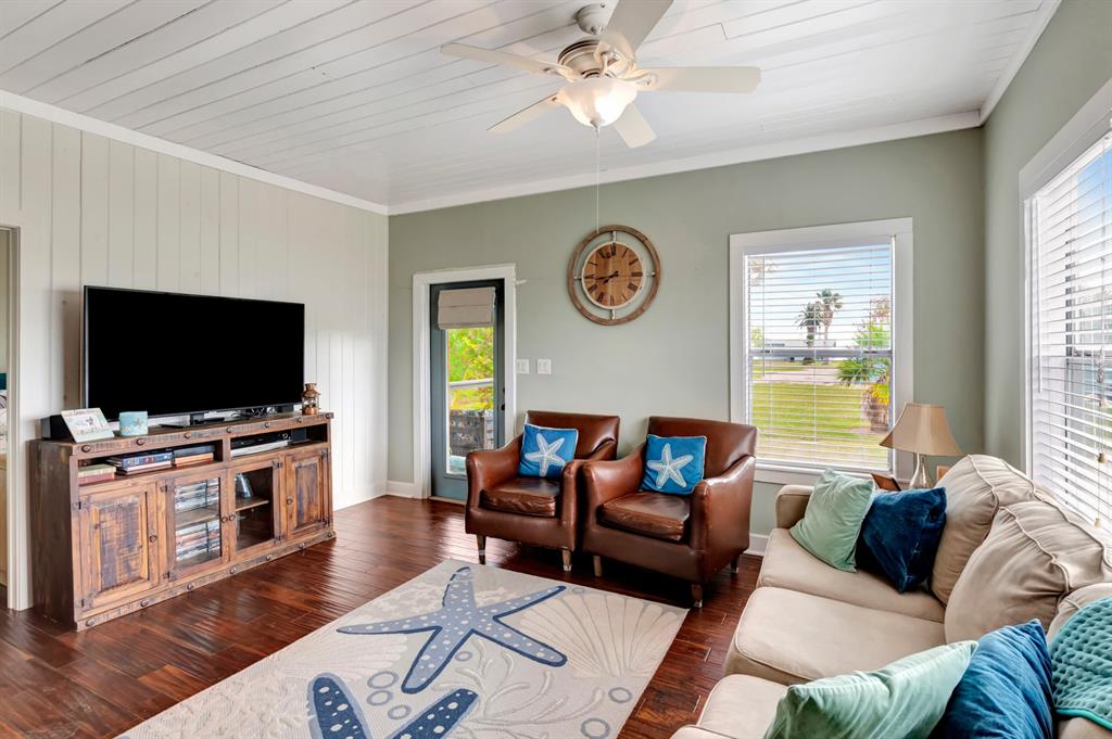 11 Enchanted Lane, Port Alto, Texas image 7