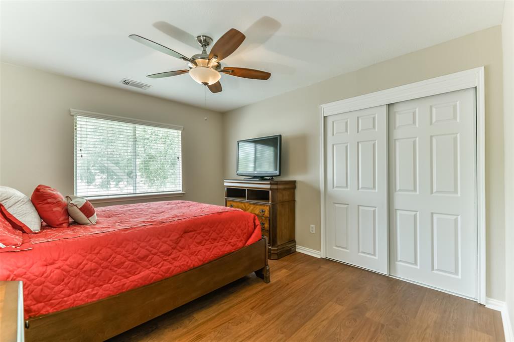 1801 Oakbrook Circle, Pearland, Texas image 30