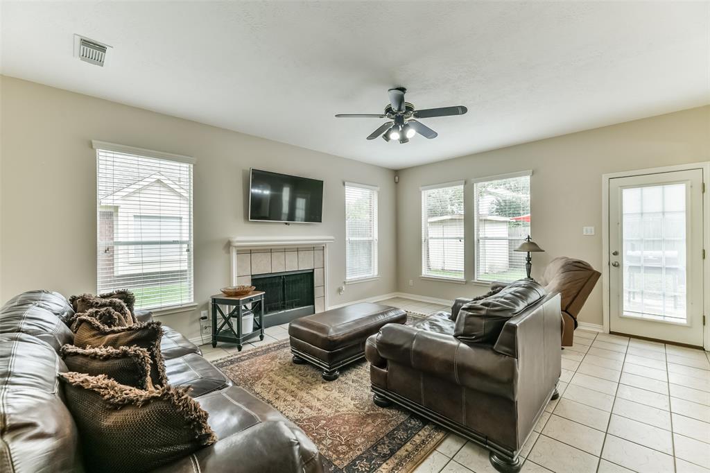 1801 Oakbrook Circle, Pearland, Texas image 18