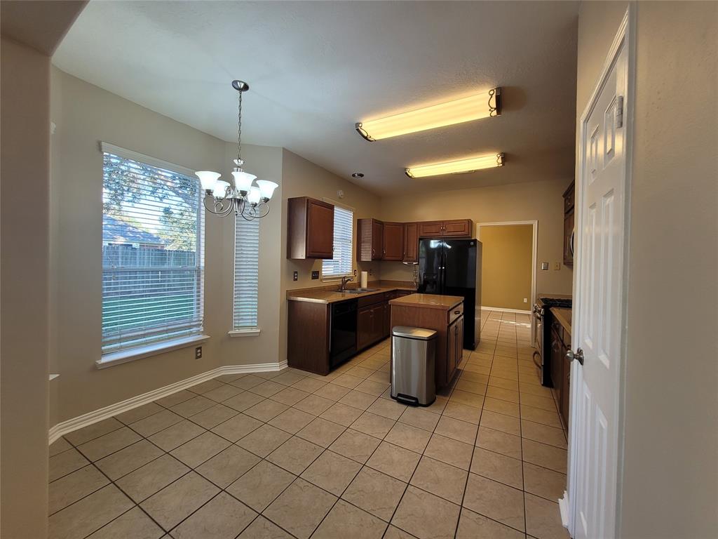 1801 Oakbrook Circle, Pearland, Texas image 15