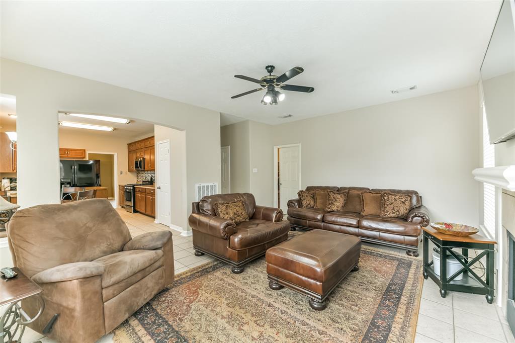 1801 Oakbrook Circle, Pearland, Texas image 19