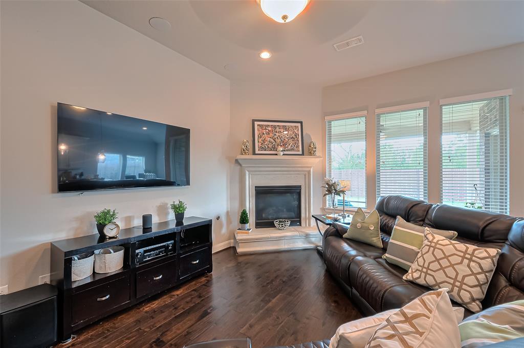 10147 Deerpark Drive, Missouri City, Texas image 12