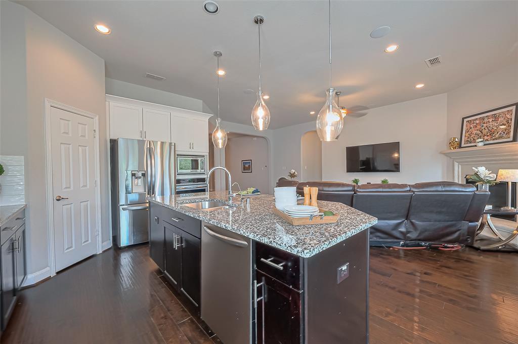 10147 Deerpark Drive, Missouri City, Texas image 3