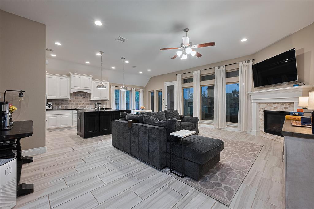 18980 Columbus Mill Drive, New Caney, Texas image 11