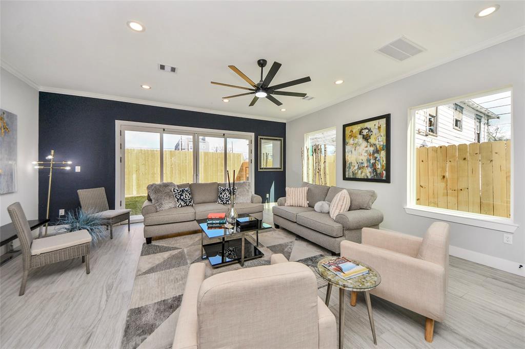 3033 Dennis Street, Houston, Texas image 9