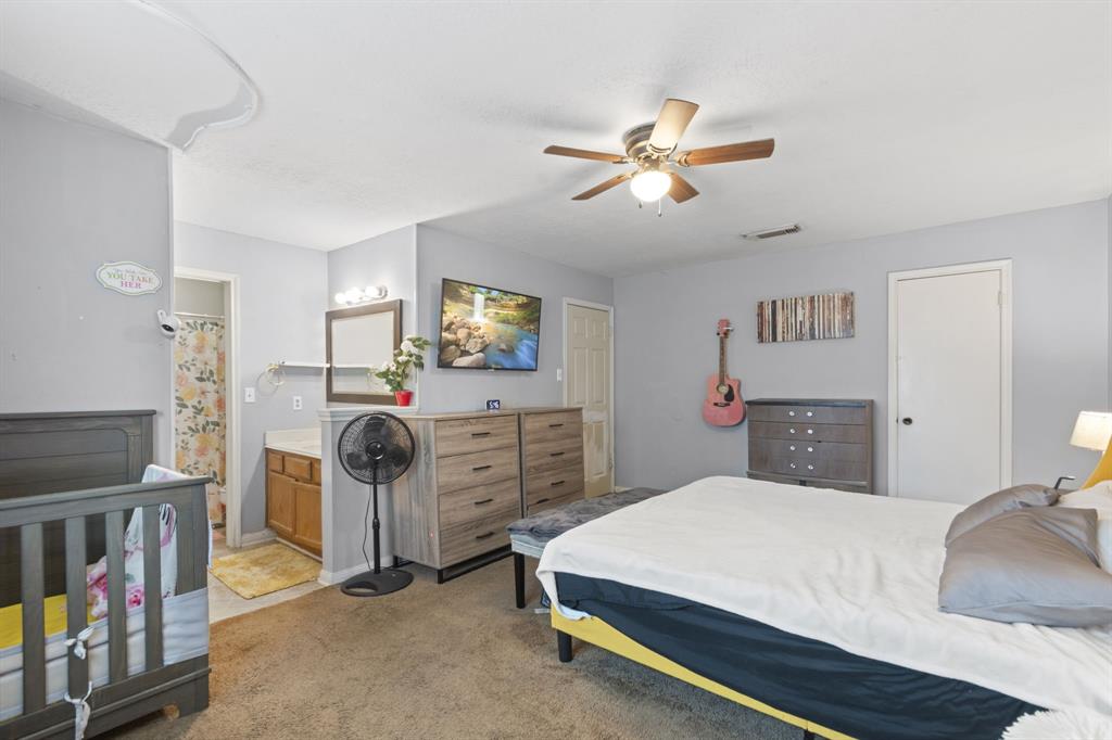 1305 Clover Drive, Angleton, Texas image 17