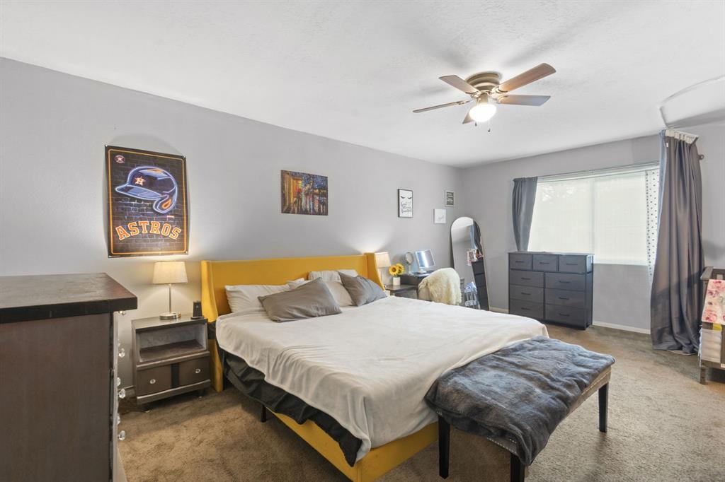 1305 Clover Drive, Angleton, Texas image 16