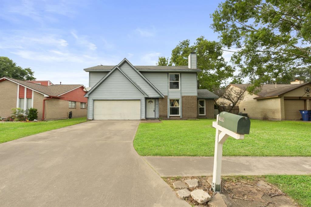 1305 Clover Drive, Angleton, Texas image 2