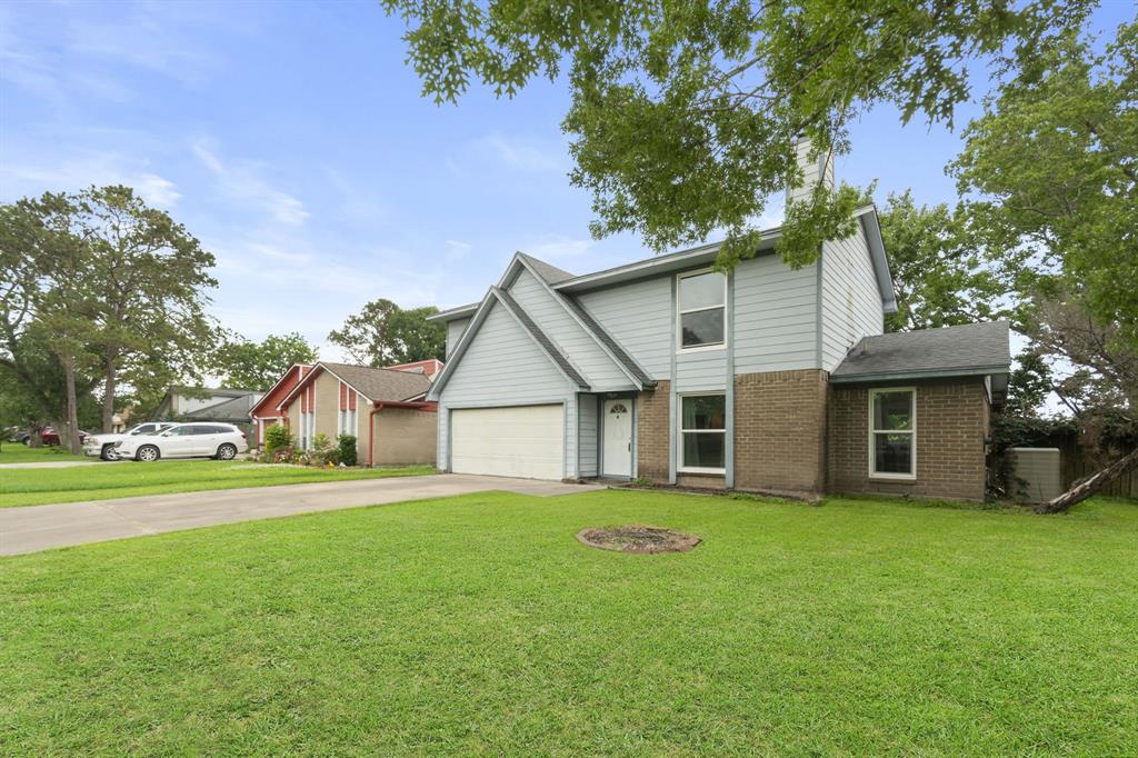 1305 Clover Drive, Angleton, Texas image 4