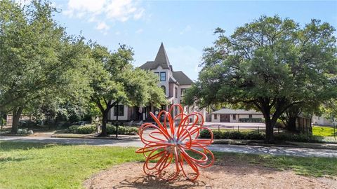 Photo of 420 Heights Boulevard, Houston, TX 77007 (MLS # 14754634)