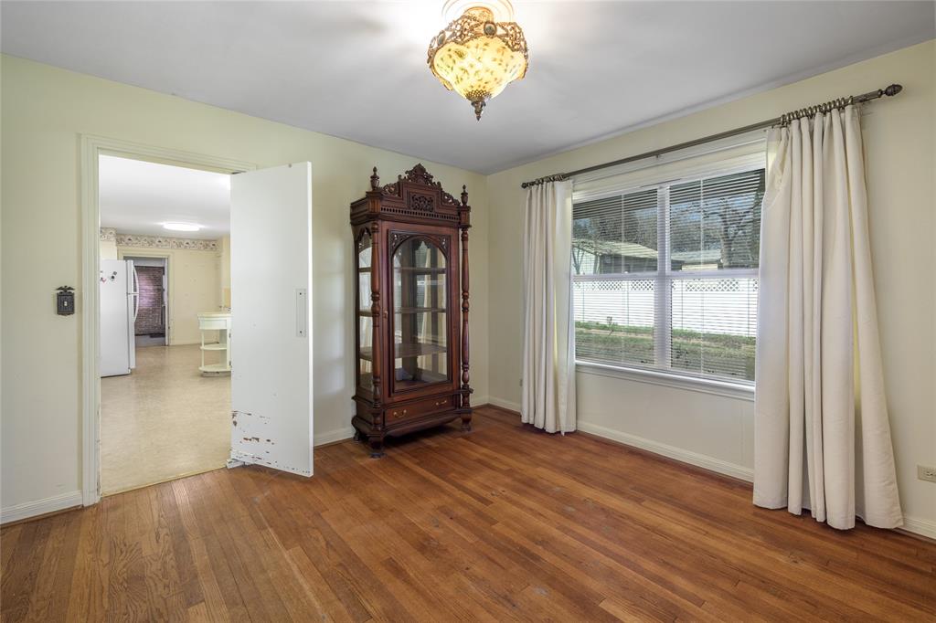 232 S Holland St, Bellville, Texas image 7