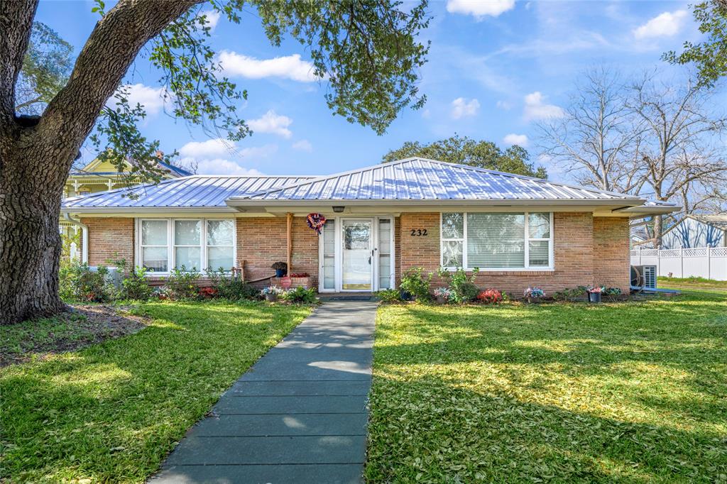 232 S Holland St, Bellville, Texas image 20