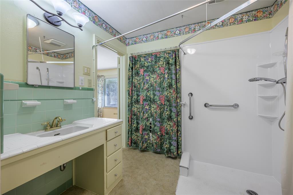 232 S Holland St, Bellville, Texas image 16