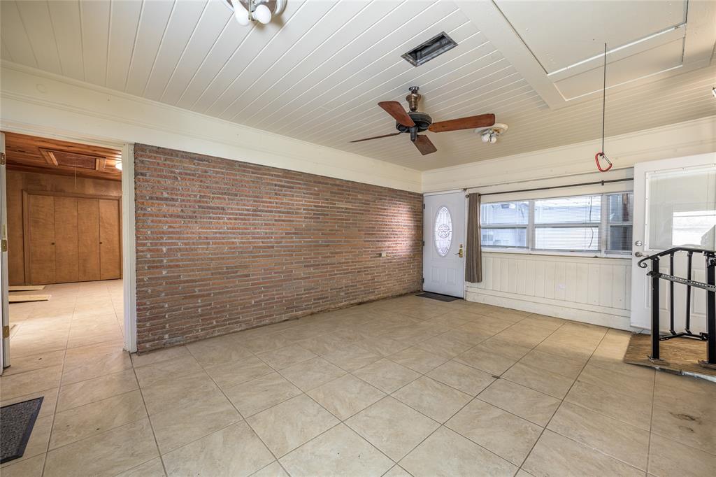 232 S Holland St, Bellville, Texas image 15