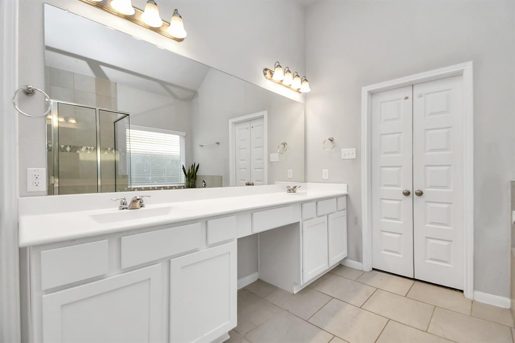 8419 Sunset Horizon Drive, Baytown, Texas image 34