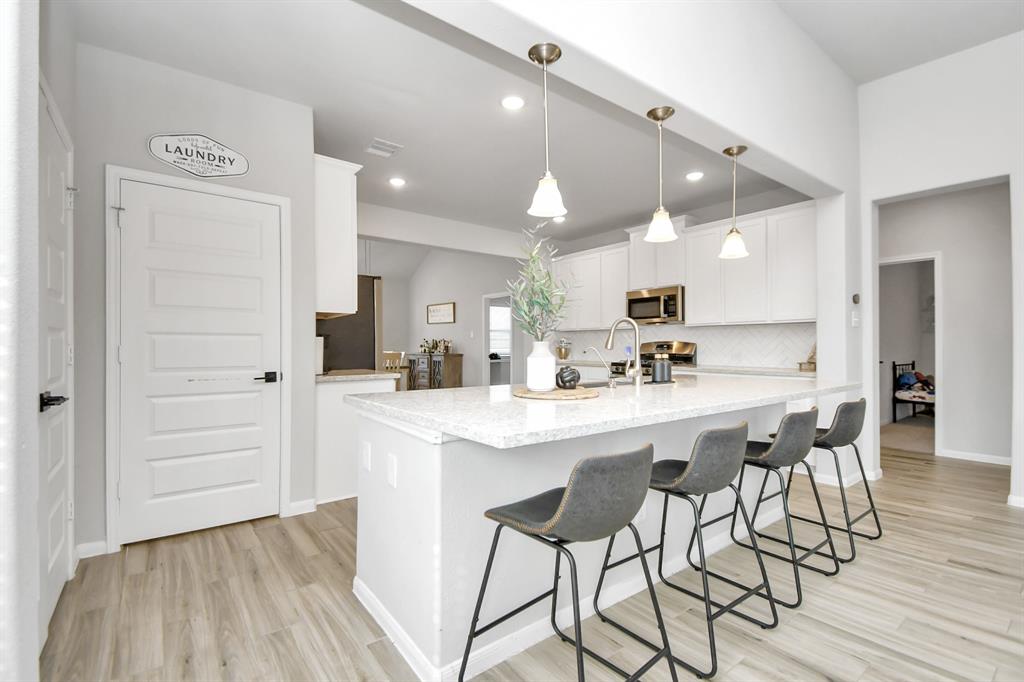 8419 Sunset Horizon Drive, Baytown, Texas image 13