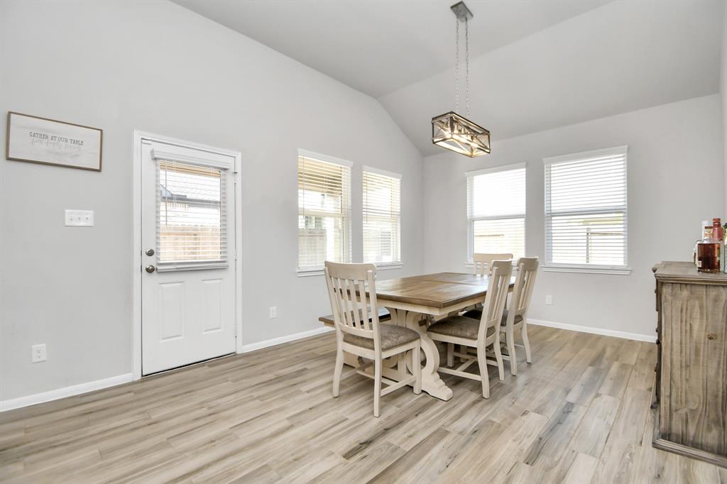 8419 Sunset Horizon Drive, Baytown, Texas image 17