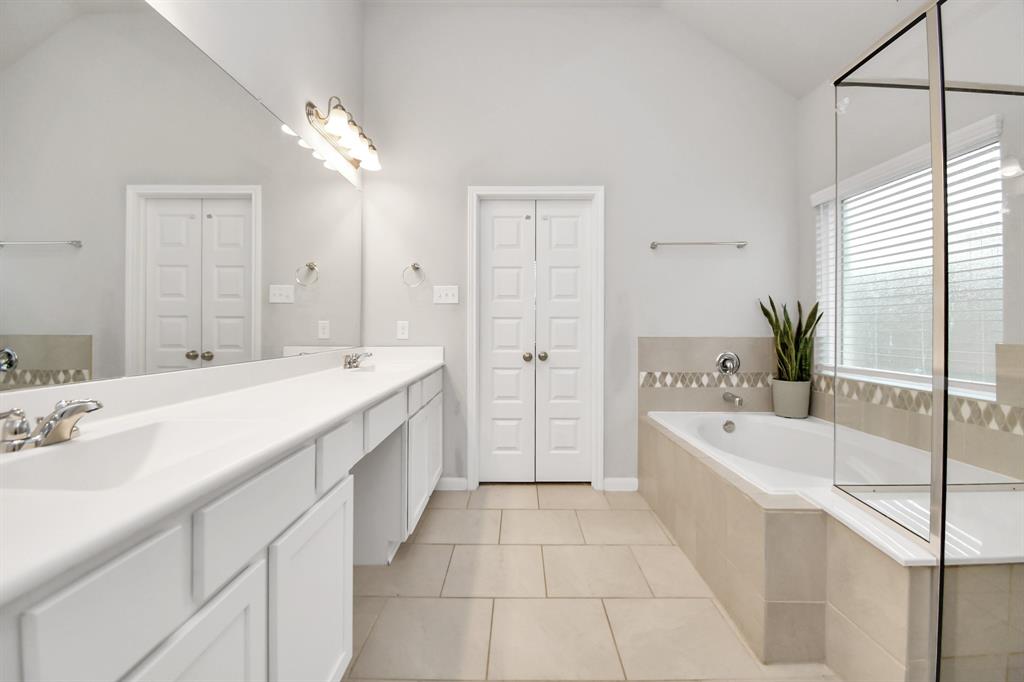 8419 Sunset Horizon Drive, Baytown, Texas image 35