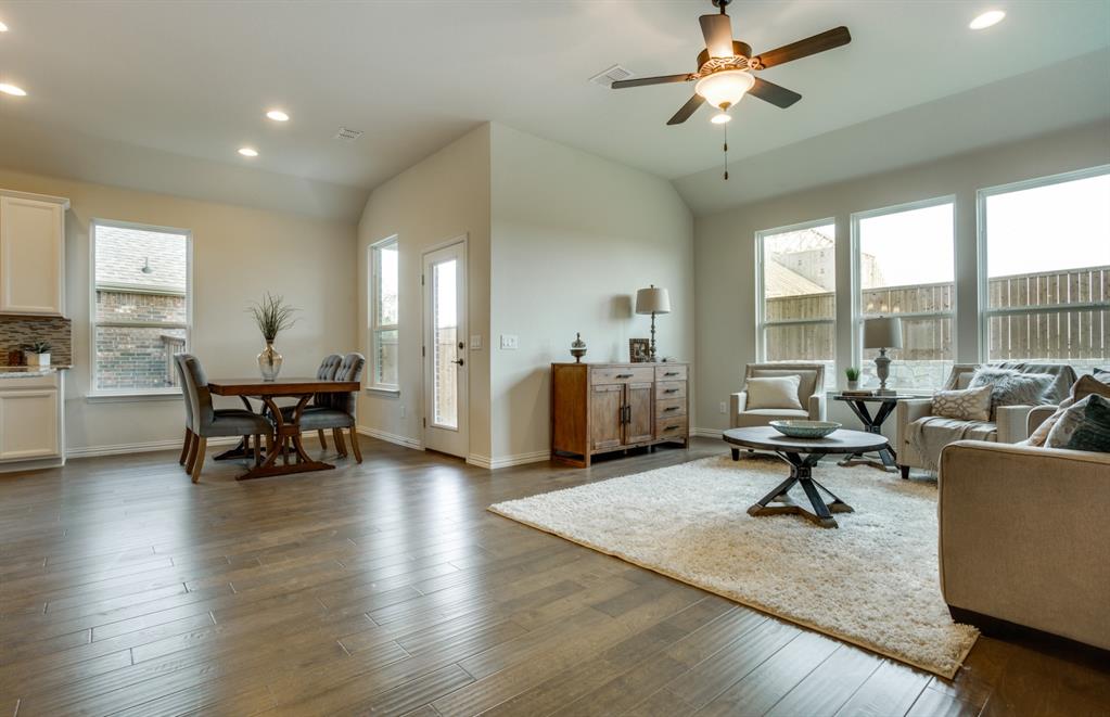 5214 Oakland Bluff Lane