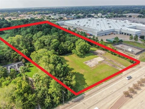 3302 Dixie Farm Road Pearland TX 77581