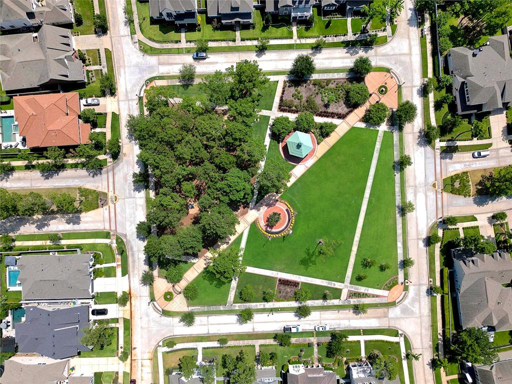 Spring, Texas 77389, United States, 5 Bedrooms Bedrooms, ,5 BathroomsBathrooms,Residential,Pending,35299