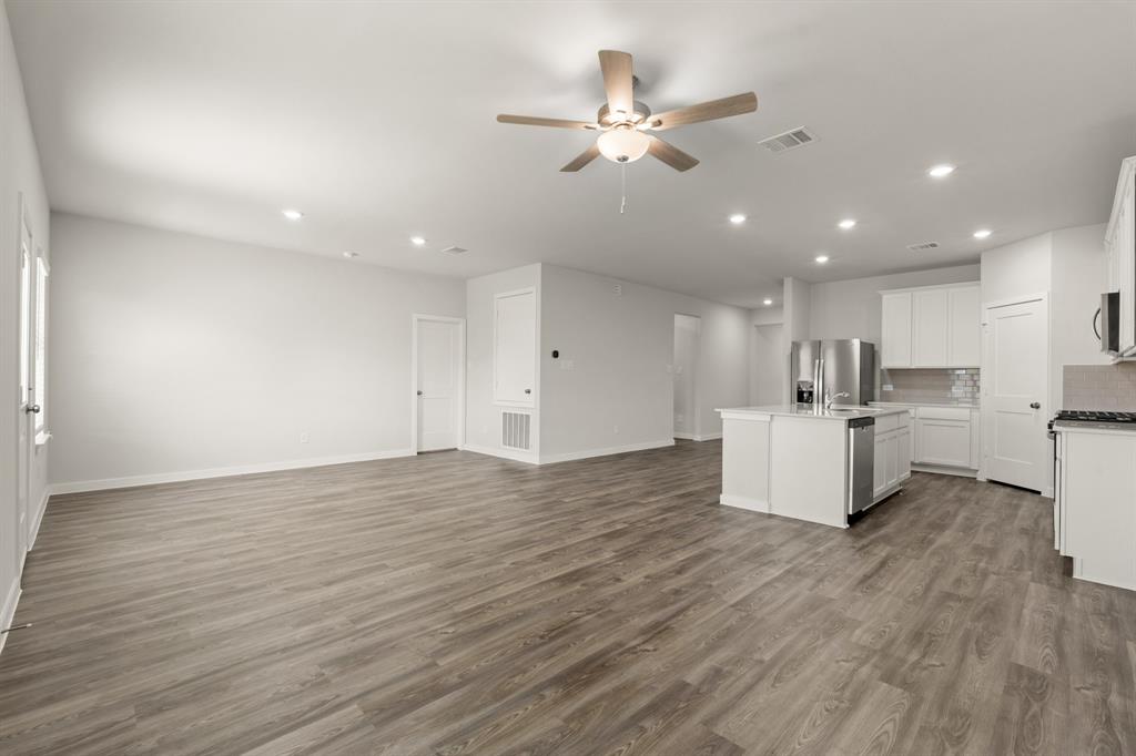 30211 Fledged Wing Drive, Waller, Texas image 11