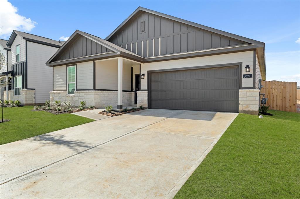 30211 Fledged Wing Drive, Waller, Texas image 2