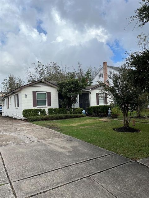 A home in Southside Place