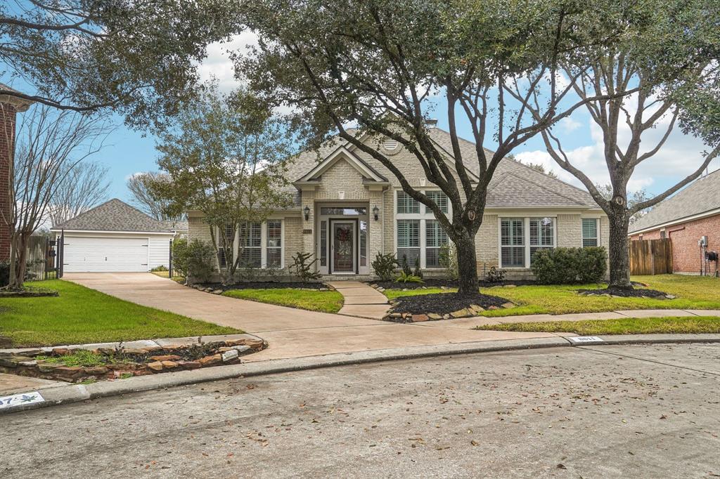 8611 Hooks Creek Court, Houston, Texas image 1